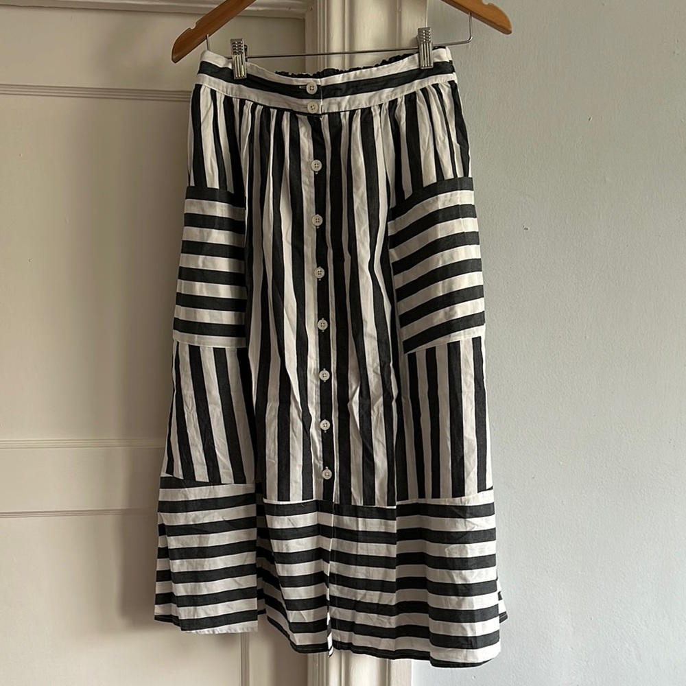 Who What Wear White and Gray A-Line Midi Skirt